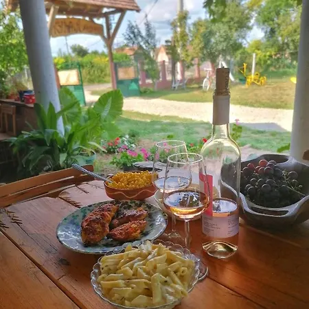 Amanet House Apartmán *